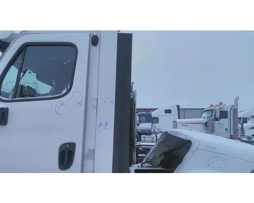 FREIGHTLINER CASCADIA 113 CAB EXTENSION