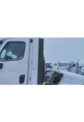 FREIGHTLINER CASCADIA 113 CAB EXTENSION