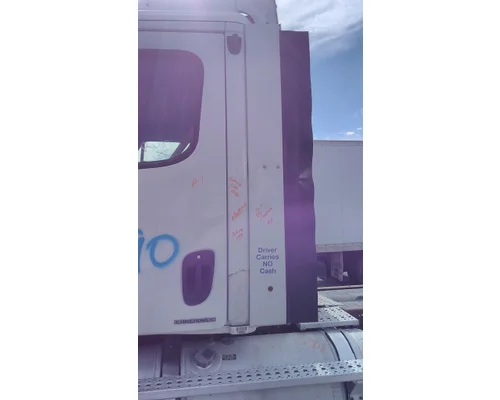 FREIGHTLINER CASCADIA 113 CAB EXTENSION