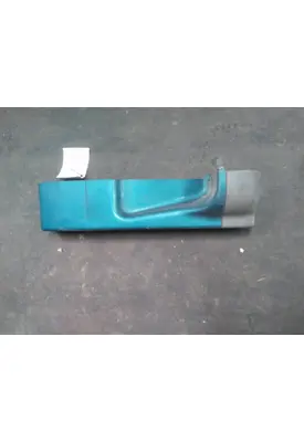 FREIGHTLINER CASCADIA 113 CAB SKIRT/SIDE FAIRING