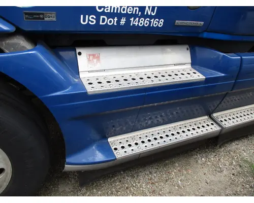 FREIGHTLINER CASCADIA 113 CAB SKIRTSIDE FAIRING