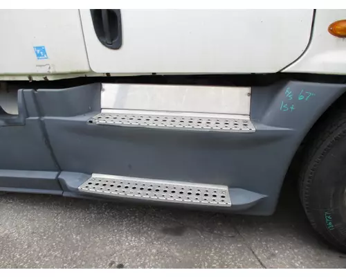 FREIGHTLINER CASCADIA 113 CAB SKIRTSIDE FAIRING