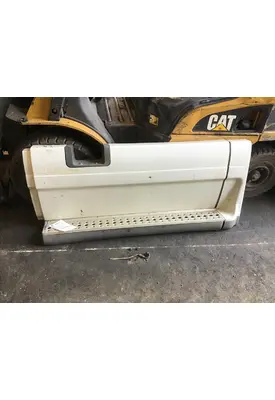 FREIGHTLINER CASCADIA 113 CAB SKIRT/SIDE FAIRING