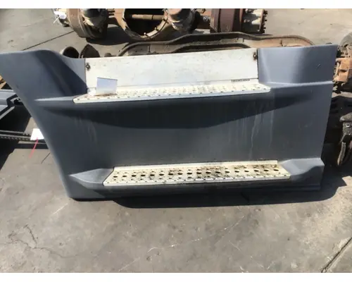 FREIGHTLINER CASCADIA 113 CAB SKIRTSIDE FAIRING