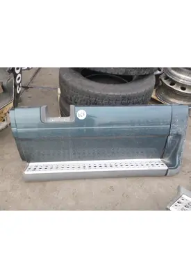 FREIGHTLINER CASCADIA 113 CAB SKIRT/SIDE FAIRING