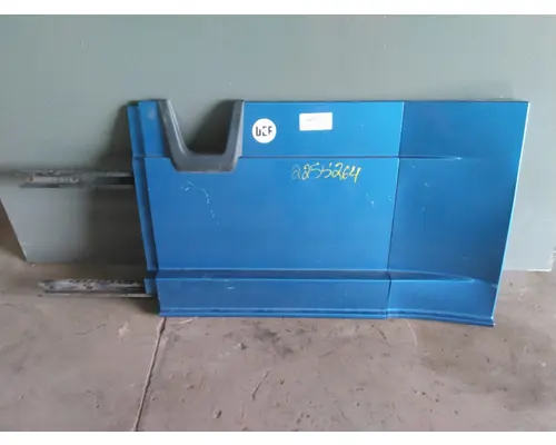 FREIGHTLINER CASCADIA 113 CAB SKIRTSIDE FAIRING