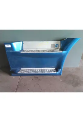 FREIGHTLINER CASCADIA 113 CAB SKIRT/SIDE FAIRING