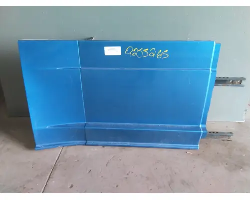 FREIGHTLINER CASCADIA 113 CAB SKIRTSIDE FAIRING