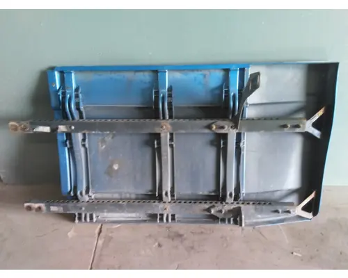 FREIGHTLINER CASCADIA 113 CAB SKIRTSIDE FAIRING