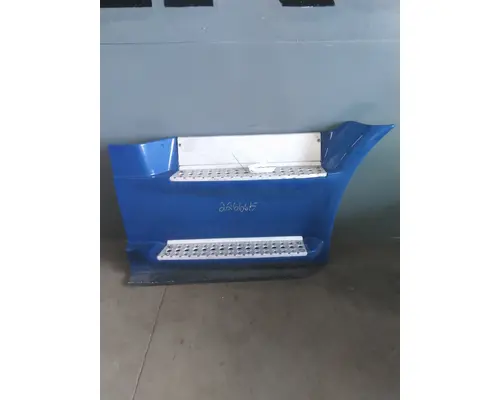 FREIGHTLINER CASCADIA 113 CAB SKIRTSIDE FAIRING