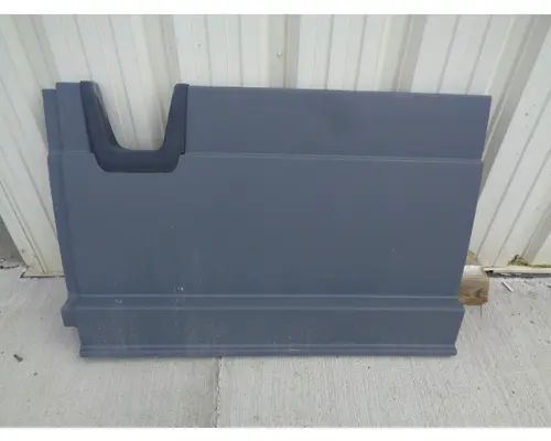 FREIGHTLINER CASCADIA 113 CAB SKIRTSIDE FAIRING