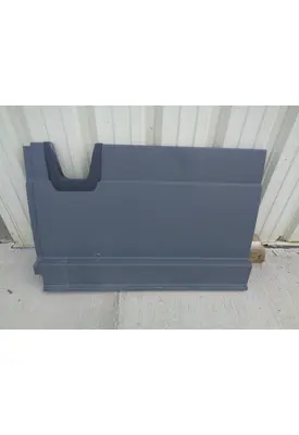 FREIGHTLINER CASCADIA 113 CAB SKIRT/SIDE FAIRING
