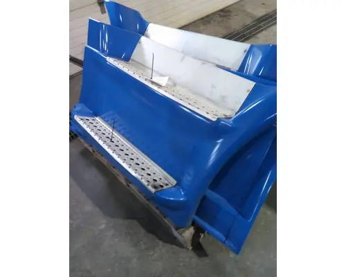 FREIGHTLINER CASCADIA 113 CAB SKIRTSIDE FAIRING