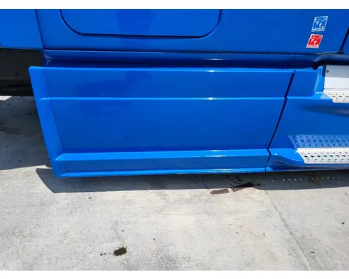 FREIGHTLINER CASCADIA 113 CAB SKIRTSIDE FAIRING