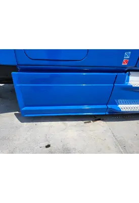 FREIGHTLINER CASCADIA 113 CAB SKIRT/SIDE FAIRING