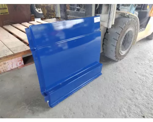 FREIGHTLINER CASCADIA 113 CAB SKIRTSIDE FAIRING