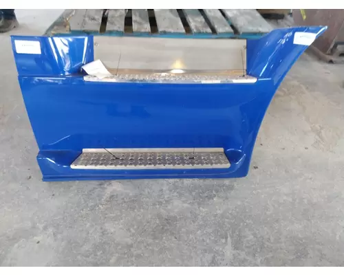 FREIGHTLINER CASCADIA 113 CAB SKIRTSIDE FAIRING