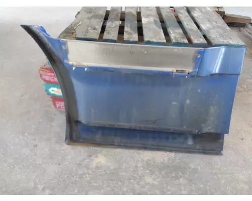 FREIGHTLINER CASCADIA 113 CAB SKIRTSIDE FAIRING