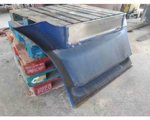 FREIGHTLINER CASCADIA 113 CAB SKIRTSIDE FAIRING