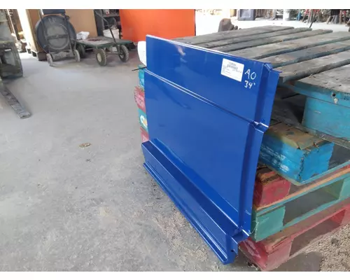 FREIGHTLINER CASCADIA 113 CAB SKIRTSIDE FAIRING