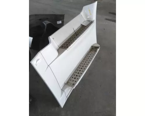 FREIGHTLINER CASCADIA 113 CAB SKIRTSIDE FAIRING