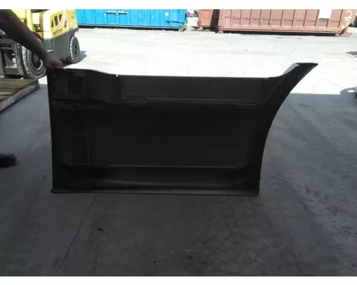 FREIGHTLINER CASCADIA 113 CAB SKIRTSIDE FAIRING