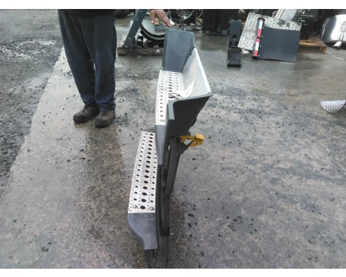 FREIGHTLINER CASCADIA 113 CAB SKIRTSIDE FAIRING