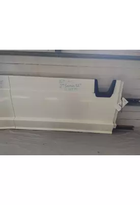 FREIGHTLINER CASCADIA 113 CAB SKIRT/SIDE FAIRING
