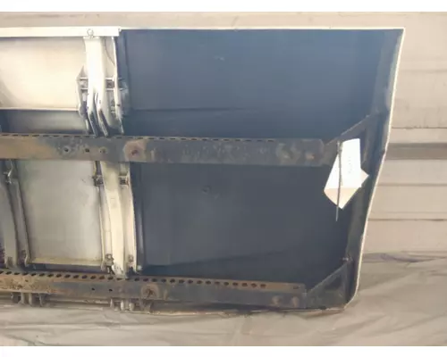 FREIGHTLINER CASCADIA 113 CAB SKIRTSIDE FAIRING