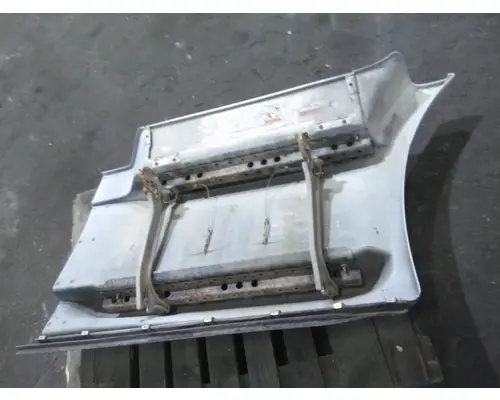 FREIGHTLINER CASCADIA 113 CAB SKIRTSIDE FAIRING