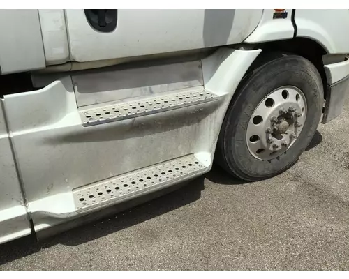 FREIGHTLINER CASCADIA 113 CAB SKIRTSIDE FAIRING