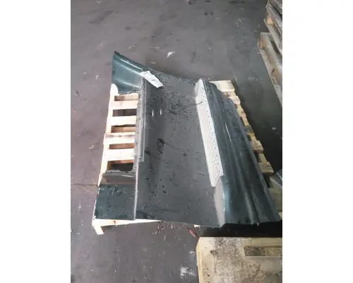 FREIGHTLINER CASCADIA 113 CAB SKIRTSIDE FAIRING