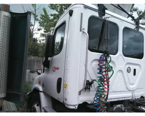 FREIGHTLINER CASCADIA 113 CAB