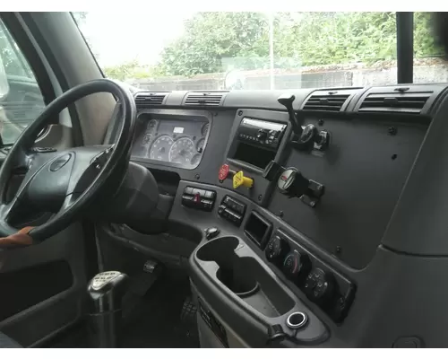 FREIGHTLINER CASCADIA 113 CAB