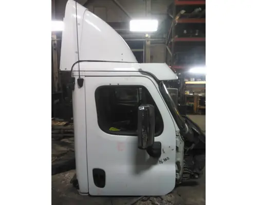 FREIGHTLINER CASCADIA 113 CAB