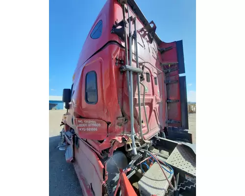 FREIGHTLINER CASCADIA 113 CAB