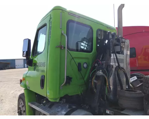 FREIGHTLINER CASCADIA 113 CAB