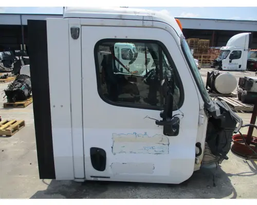 FREIGHTLINER CASCADIA 113 CAB
