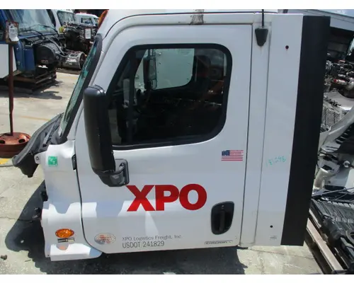 FREIGHTLINER CASCADIA 113 CAB