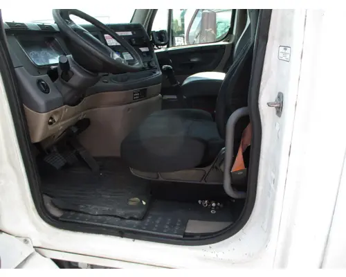 FREIGHTLINER CASCADIA 113 CAB