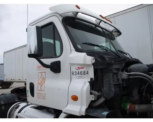 FREIGHTLINER CASCADIA 113 CAB