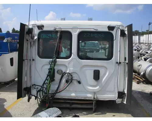 FREIGHTLINER CASCADIA 113 CAB