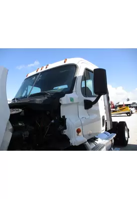 FREIGHTLINER CASCADIA 113 CAB