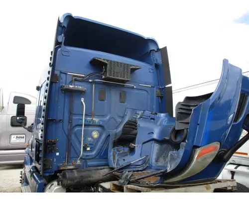 FREIGHTLINER CASCADIA 113 CAB