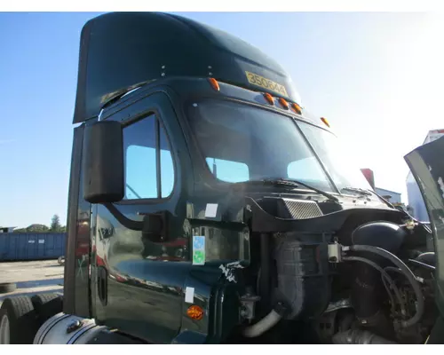 FREIGHTLINER CASCADIA 113 CAB