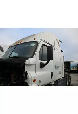 FREIGHTLINER CASCADIA 113 CAB
