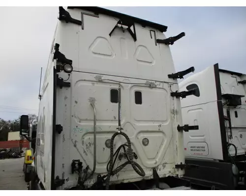FREIGHTLINER CASCADIA 113 CAB