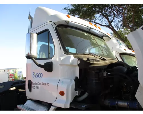 FREIGHTLINER CASCADIA 113 CAB