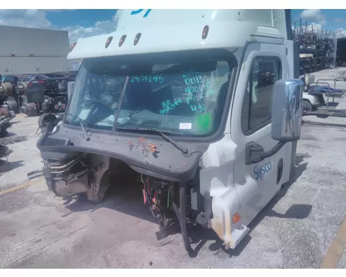 FREIGHTLINER CASCADIA 113 CAB