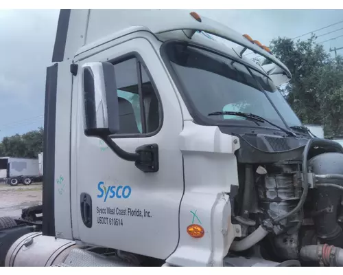 FREIGHTLINER CASCADIA 113 CAB